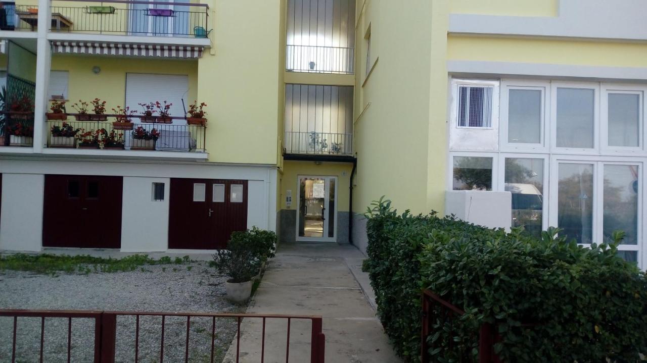Appartamento Perco Riva Foscolo Grado Luaran gambar