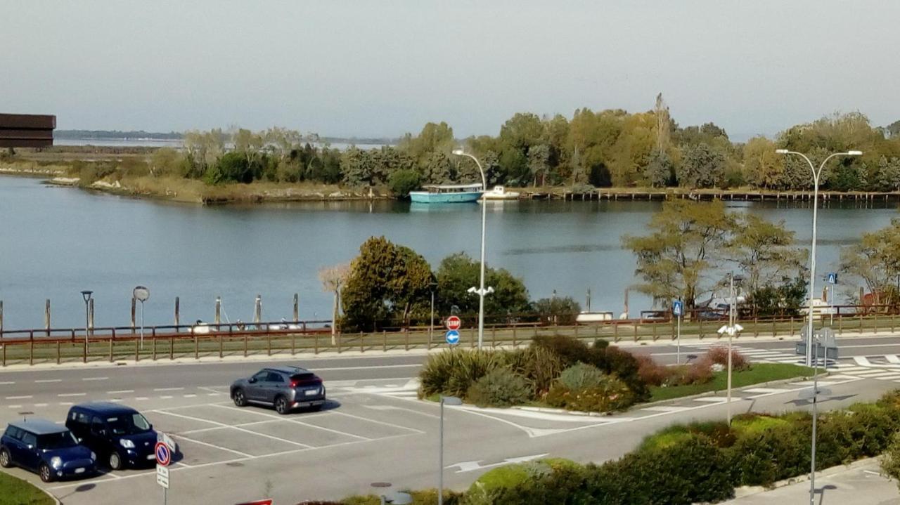 Appartamento Perco Riva Foscolo Grado Luaran gambar